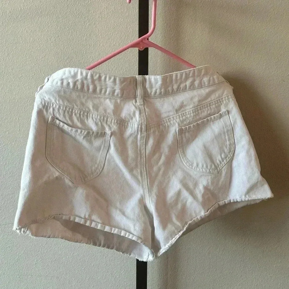 Old navy size 14 white cotton jeans shorts - Picture 2 of 3